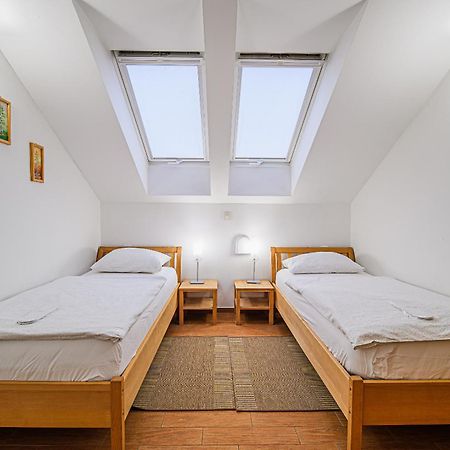Apartments Maleric With Indoor Pool And Wellness Dragatuš Exterior foto