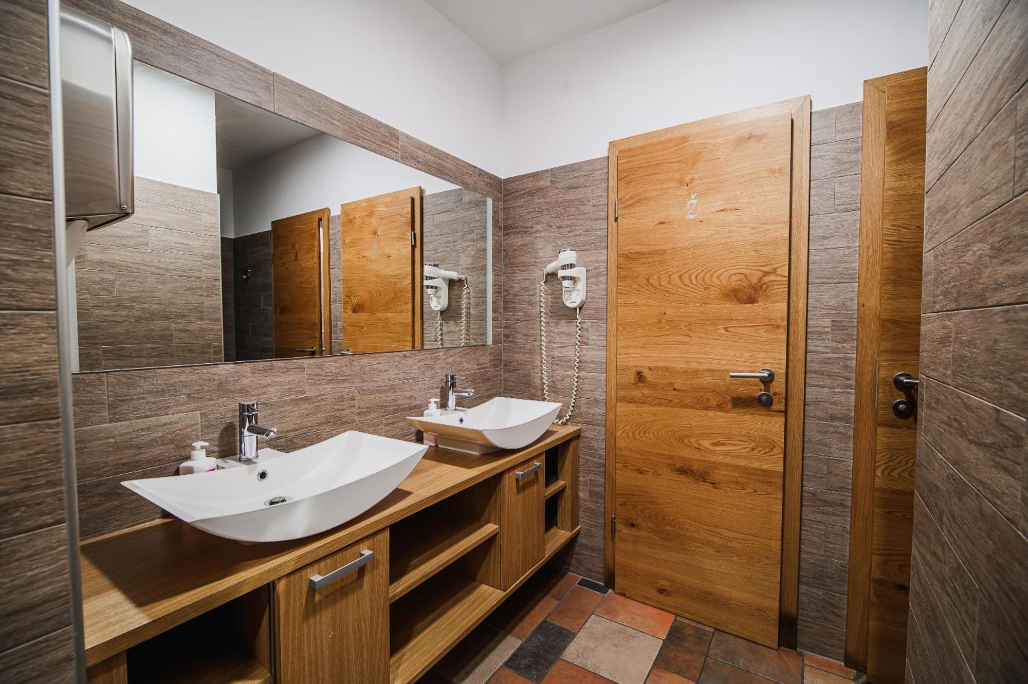 Apartments Maleric With Indoor Pool And Wellness Dragatuš Exterior foto